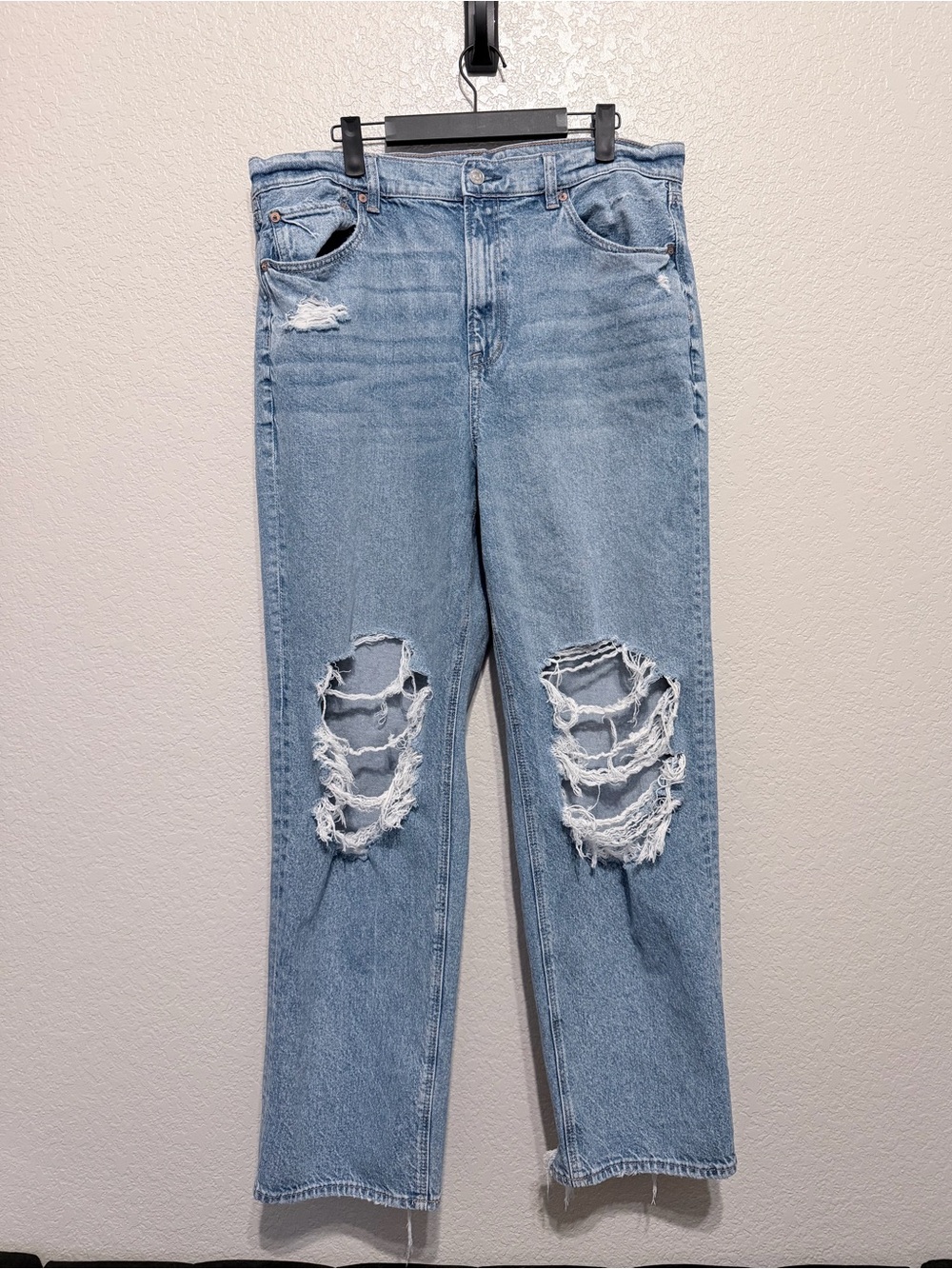 American Eagle Strigid Baggy Straight Jeans | Distressed High Rise Denim | 16 - Picture 2 of 14